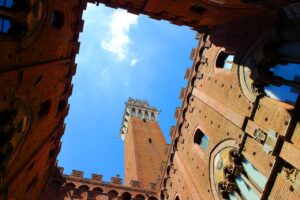 Città italiane da visitare in autunno: breve tour di Siena, luogo dalla storia millenaria