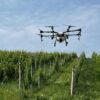 I droni nei campi italiani stanno cambiando il modo di lavorare di molti agricoltori. Chi sta tutto il giorno sulla terra lo sa benissimo.